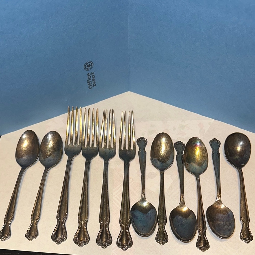 Sophisticated Silver Flatware Collection *ROGERS & BRO REINF ORCED PLATE I-S